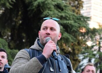 Berisha e mbështeti, reagon Binaj: Unë nuk jam politikan, kjo garë është për ju!