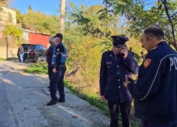 Vrau babanë me thikë, arrestohet pas 2 orësh autori i krimit në Durrës