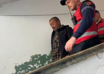 “Kush ma dënon nipin nuk del i gjallë nga salla”, arrestohet pas kërcënimeve Gjovalin Shkambi