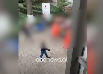 Video tronditëse: Momenti kur gjyqtari Astrit Kalaja transportohet drejt Traumës