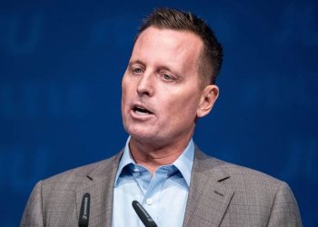 Grenell sulmon Von der Leyen pas vizitës në Kosovë: Gjykata juaj ka mbajtur Presidentin Thaçi për 5 vjet! Si mund t’i jepni këshilla…