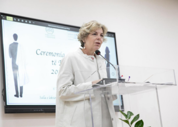 Ceremonia e bluzave të bardha, ministrja Sala: 459 studentë të rinj nisin ëndrrën e tyre