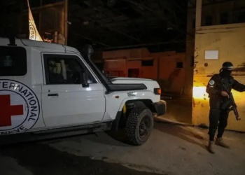 Hamas dorëzon trupat e dy pengjeve izraelite, por kërkon pajisje speciale për 19 të tjerët