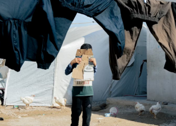 Kampi i Rojit, plagë e hapur e ISIS-it: 2 100 gra dhe fëmijë të bllokuar në shkretëtirë