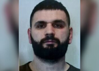 Përplasi 9 automjete dhe 1 motor për t’i ikur policisë, burg për 31 vjeçarin/ Shfaq pendesë: Isha në panik e ankth, marr mjekim.. 