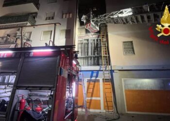 Itali, tre të vdekur nga zjarri në një apartament në Milano, evakuohen 17 familje