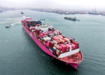 Anija e parë e kontejnerëve në rrugën arktike Kinë-Europë mbërrin në Poloni