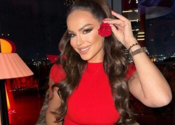 Modelja shqiptare “çmend” mediat serbe para ndeshjes: Skandal botëror!