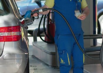 Taksë e re për naftën/ Do të krijohet rezerva 90 ditore për raste krizash, qytetarët do të paguajnë sërish për karburantet