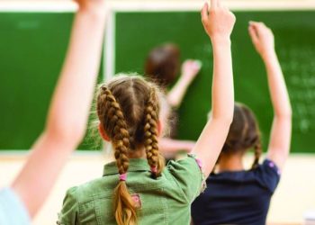 Tabloja e pabarazisë në arsim: Në Tiranë një mësues për 13 fëmijë, në Gjirokastër për 25