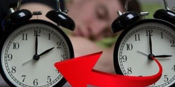 Rikthehet ora diellore! Sonte në orën 03:00, akrepat shkojnë 60 minuta pas! Flemë një orë me shumë