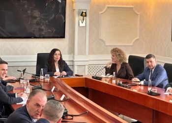 Presidentja e Kosovës nis konsultimet me partitë politike për mandatarin e dytë, mungon Lista Serbe