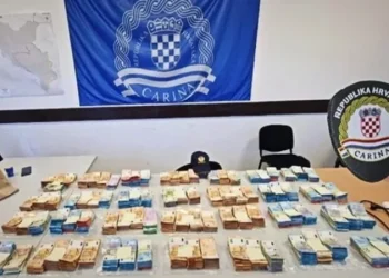 Tentoi të kalonte mbi 700 mijë euro pa deklaruar, kapet në kufirin kroat shqiptari. I kishte fshehur në…