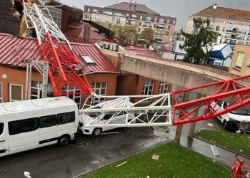 (VIDEOT)Rrëzohen vinça dhe shkatërrohen ndërtesa, tornado e fuqishme në Paris/ Një i vdekur dhe disa të plagosur