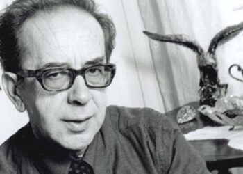 Parisi nderon Ismail Kadarenë/ Pllakë përkujtimore për kolosin e letrave shqipe në zemër të qytetit