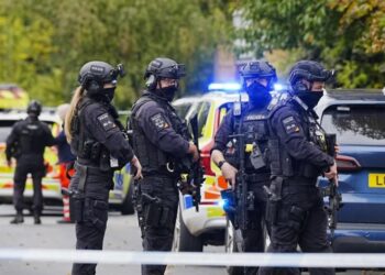 Sulmi ndaj sinagogës në Manchester – Dy nga viktimat dyshohet se u qëlluan aksidentalisht nga policia britanike