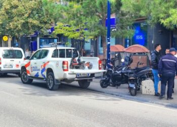 “Nuk e dinim që nuk lejohet”/ Sërish rrugëve të qytetit skuterët elektrikë, policia aksion për bllokimin