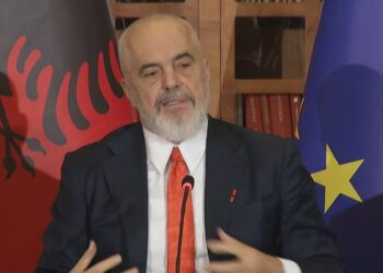 Rama: Uji dhe dritat lidhen vetëm pasi merret certifikata, askush nuk futet më në pallate pa hipotekë