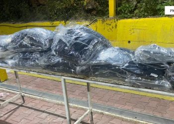 Sekuestrohen veshje kontrabandë me vlerën 100 mijë euro, pranga shoferit të autobusit!