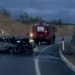 VIDEO/ Aksident i frikshmëm në Qafë Plloçë, përplasen dy automjete, njëri shpërthen në flakë