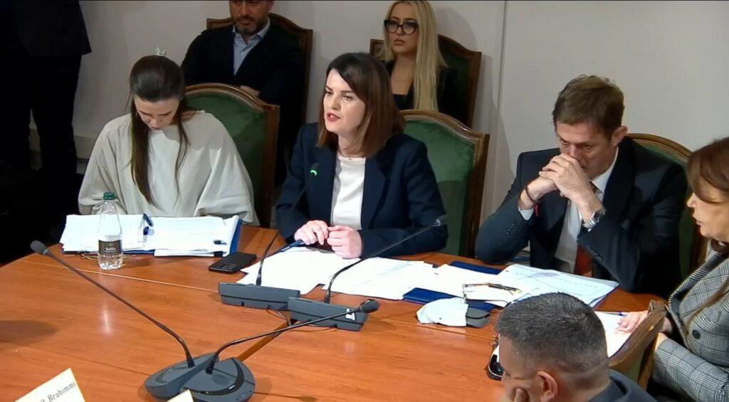  Nga 41  në 29 vrasje   Koçiu bën bilancin e sigurisë  Mbi 1 mijë aksidente me monopatina brenda vitit