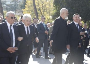 FOTOT/ Lamtumira e Fatos Nanos bashkon Ramën me Kurtin, Ali Ahmeti në krah të Ruçit! Mungojnë Berisha e Begaj