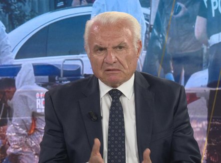  Jemi popull i shthurur   Mit hat Havari flet me shifra  8 nga 10 shqiptarë nuk e duan ligjin