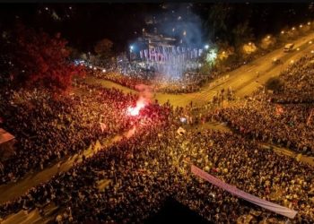 Një vit nga tragjedia e Novi Sad-it, protestë masive në qytetin e dytë më të madh të Serbisë