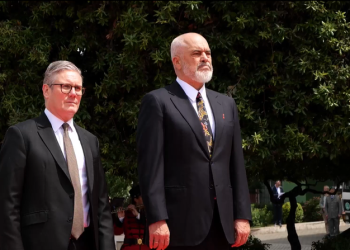 “Nuk kërkojmë falje”, mediat britanike: Tension mes qeverive të Tiranës dhe Londrës për dëbimin e shqiptarëve