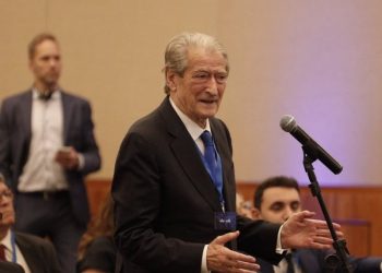 Pse gënjeu Berisha për pjesëmarrjen e së djathtës amerikane në Brazil?