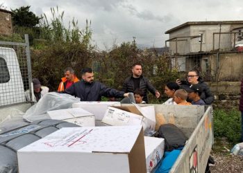 Shtëpitë u përmbytën nga moti i keq, 25 persona strehohen me çadra në Çukë të Sarandës