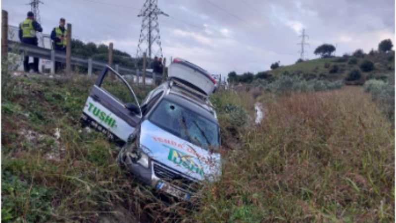 Humbën kontrollin e mjetit dhe përfunduan në kanal  nisen me urgjencë drejt spitalit të Vlorës dy persona