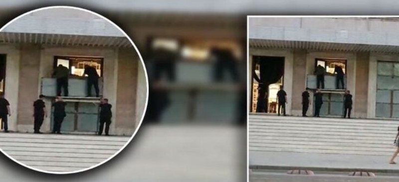 PD ka njoftuar protestë ditën e hënë  dyert e Kryeministrisë vishen me mburoja metalike