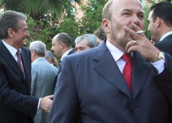 Si e futi Berisha në burg Fatos Nanon, ‘ushtarët’ që përdori nga Blerim Çela tek Alush Dragoshi