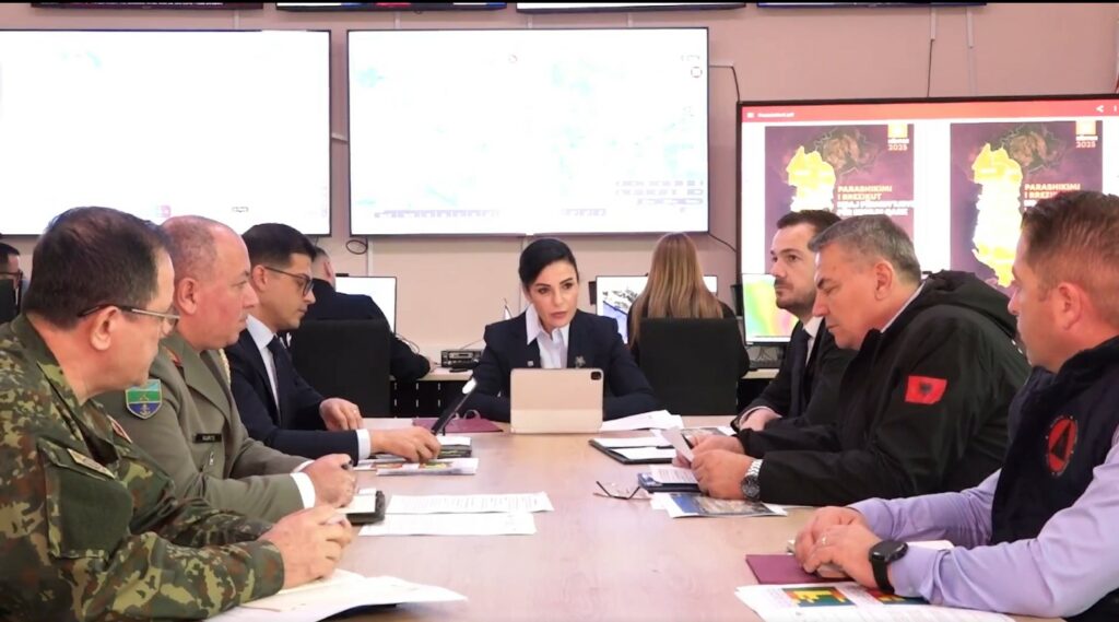 Alarm kombëtar për reshjet deri më 22 nëntor  Mobilizim sidomos në Fier  Lezhë e Shkodër