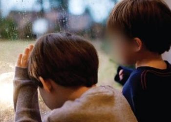 I ati abuzoi me vajzën e mitur në Fier / Shteti i merr edhe 4 fëmijët, flet nëna: M’i ktheni dhe më jepni punë