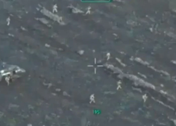 VIDEO / Rusia ndal operacionin e specialëve ukrainas, rrëzon helikopterin në Pokrovsk, 11 viktima