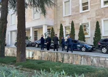 Rama takim në Kryeministri me Peleshin, Ballën dhe krerët socialistë të komisioneve parlamentare