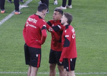 Uzuni i jep zemër Brojës, kuqezinjtë bëhen gati për Anglinë