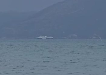 Trageti i linjës Vlorë-Brindisi del në det për të shmangur përplasjet në kalatën e portit