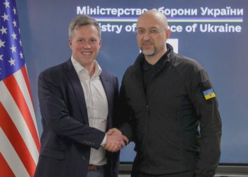 Pentagoni zbarkon në Ukrainë! Kievi do të japë Donbasin dhe do të përgjysmojë ushtrinë?