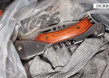 Plagosi rëndë me thikë 15-vjeçarin në Durrës, arrestohet i mituri