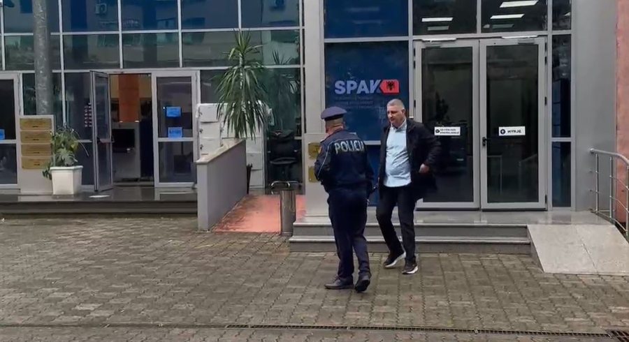 Para seancës në GJKKO  ish shefi i Rrugores Roven Zeka qëndron 50 minuta në SPAK
