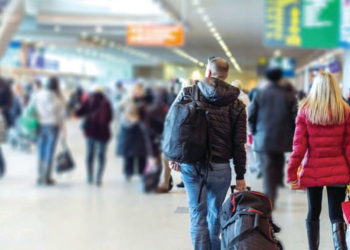 BERZH: Shqipëria ka humbur 40% të popullsisë nga emigracioni, do ulë ekonominë me 0.4 pikë % në vit