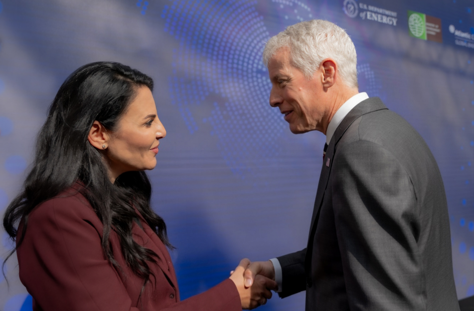 DETAJE   Balluku takohet në Athinë me Sekretarët amerikanë të Energjisë dhe Punëve të Brendshme