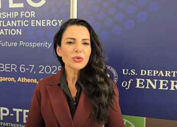 Balluku në Athinë: Shqipëria synon të bëhet eksportuese neto energjie deri në vitin 2030