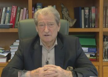 “Foltore jo vetëm përpara Kryeministrisë”, Berisha deklaron: Këtë javë nisim…