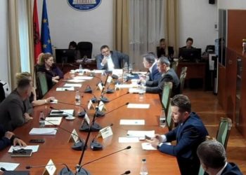 (VIDEO)“Kë sheh ti si organ s*ksual?!”- Incidenti që solli përplasjen mes Nokës dhe Çuçit, çfarë ndodhi në Komision (Debatet)