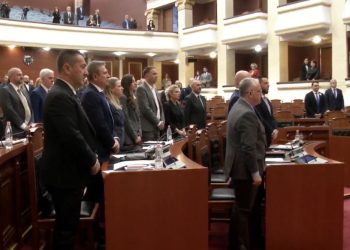 LIVE! Një minutë heshtje për Fatos Nanon në Kuvend! Sot në rend dite edhe projekt-ligji për barazinë gjinore