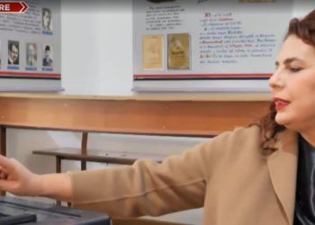 Vlorë, voton Brunilda Mersini: Kjo ditë është për qytetarët. E kënaqur me pjesëmarrjen